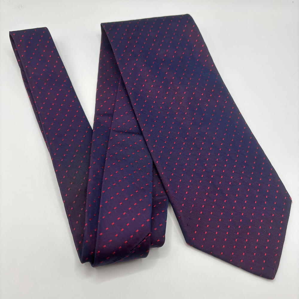 Hugo Boss Stylish Purple and Red Dot Men's Silk Tie